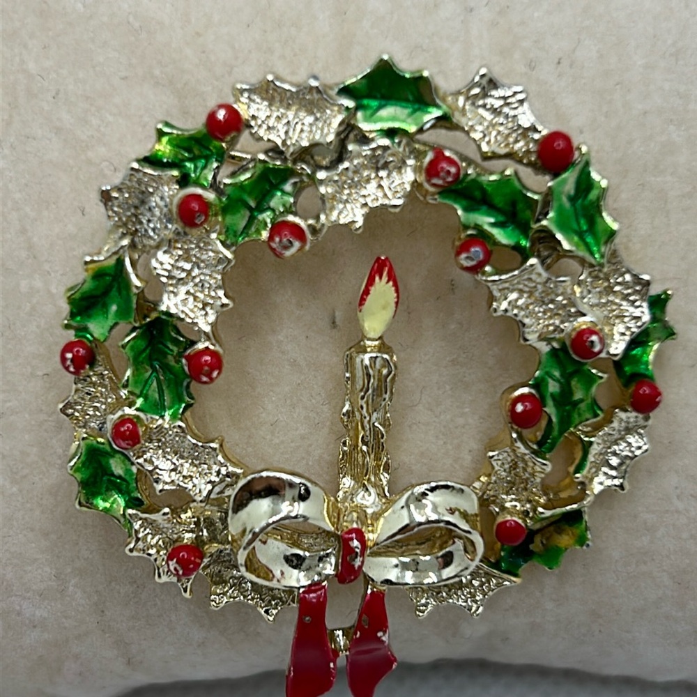 Gerry's beautiful wreath brooch. Vintage a little enamel wear on red see pic